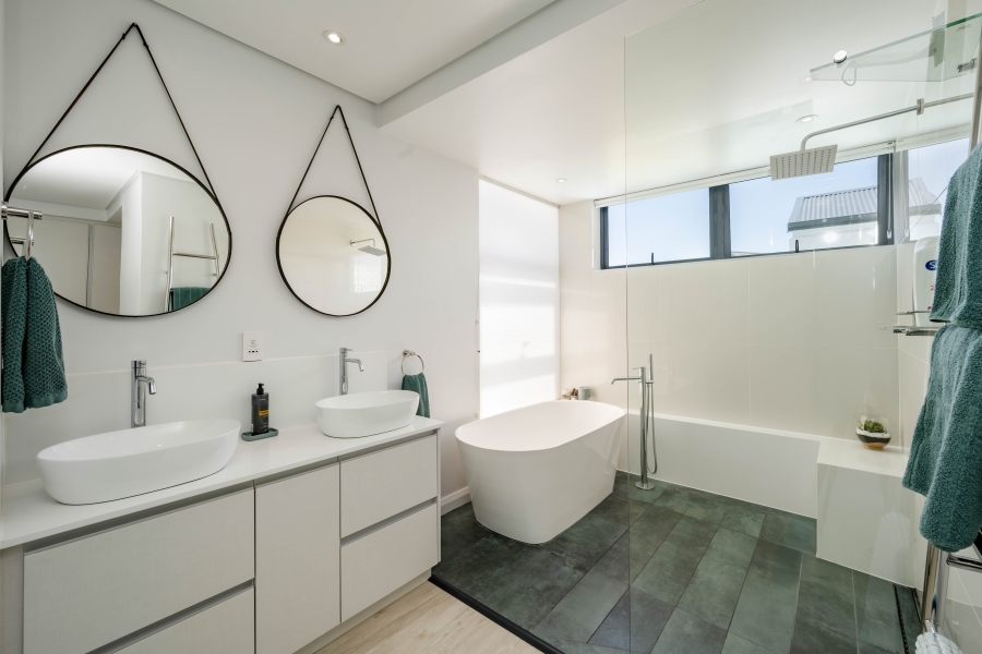 4 Bedroom Property for Sale in Brackenridge Western Cape